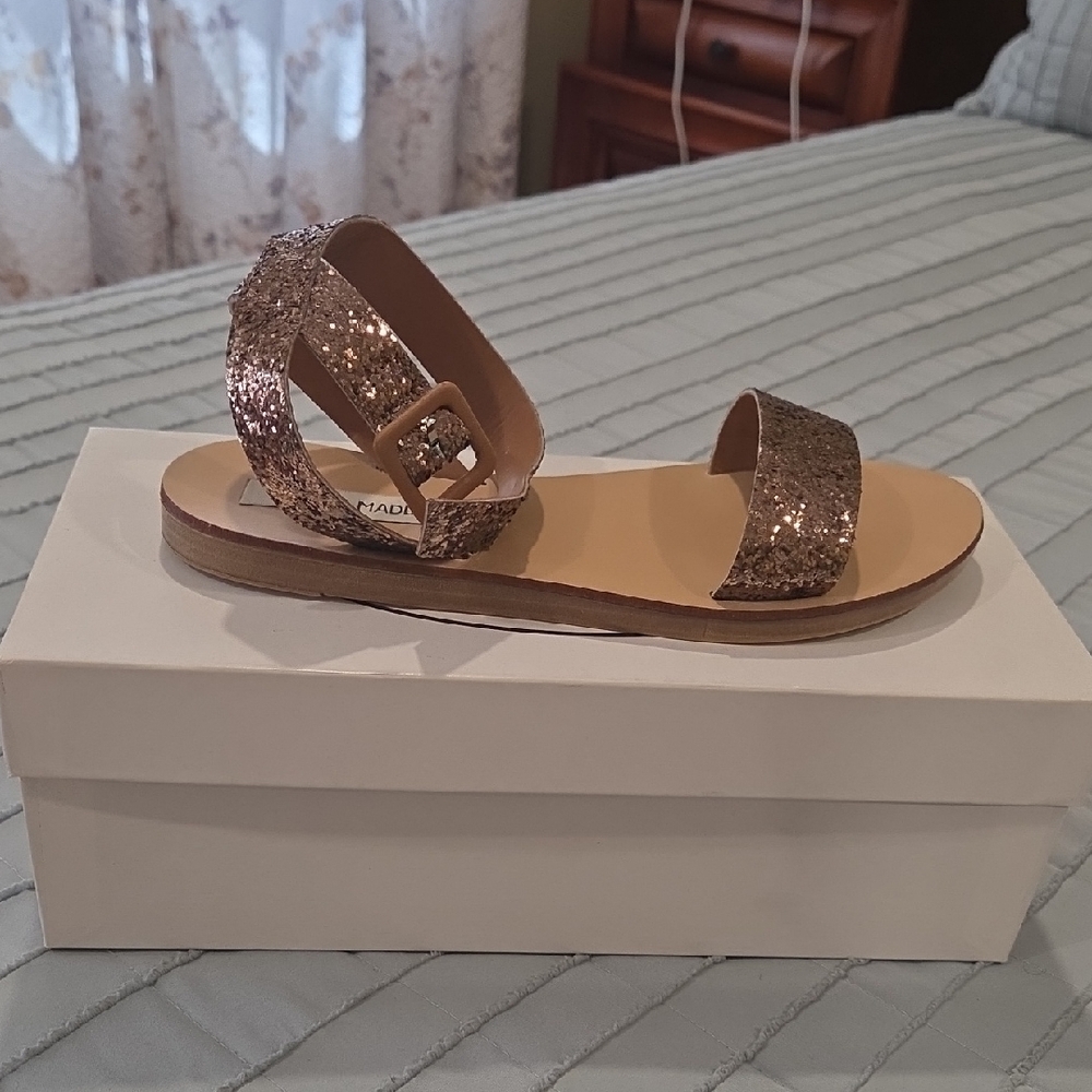 Steve Madden Glittering Tan Sandals